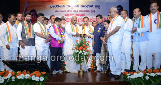 Congress Convention at Town Hall 1